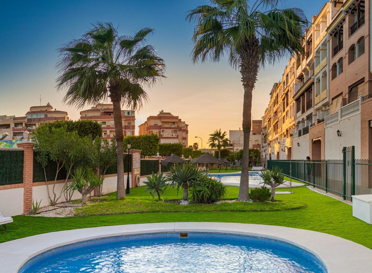 Apartamento 2 Dormitorios En La Mejor Zona De Roquetas Roquetas de Mar Kültér fotó
